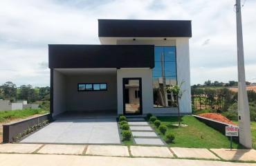 Linda Casa Térrea no Residencial Park Gran Reserve